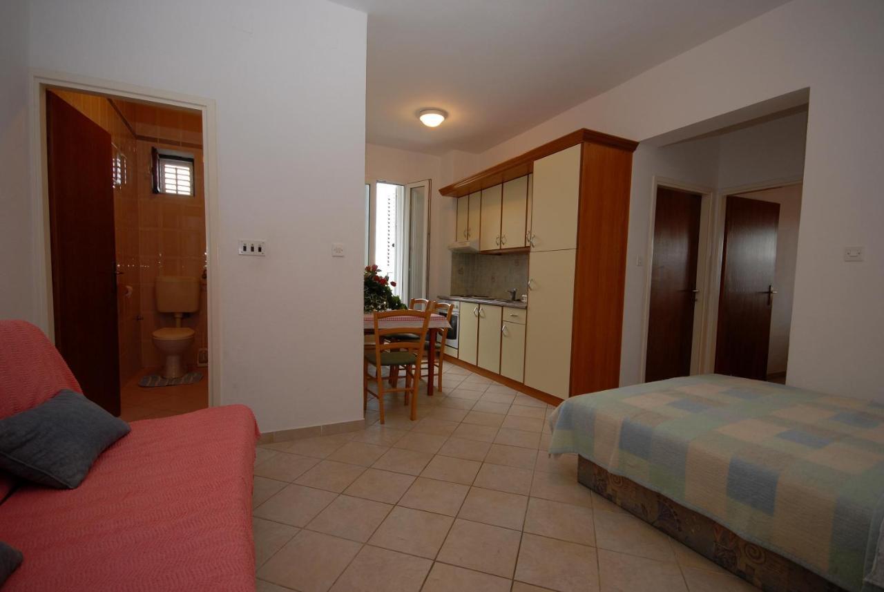 Apartments And Rooms With A Swimming Pool Kali, Ugljan - 14083 Экстерьер фото