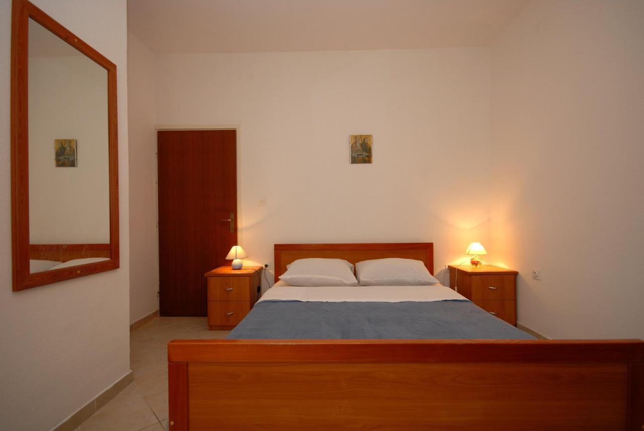 Apartments And Rooms With A Swimming Pool Kali, Ugljan - 14083 Экстерьер фото