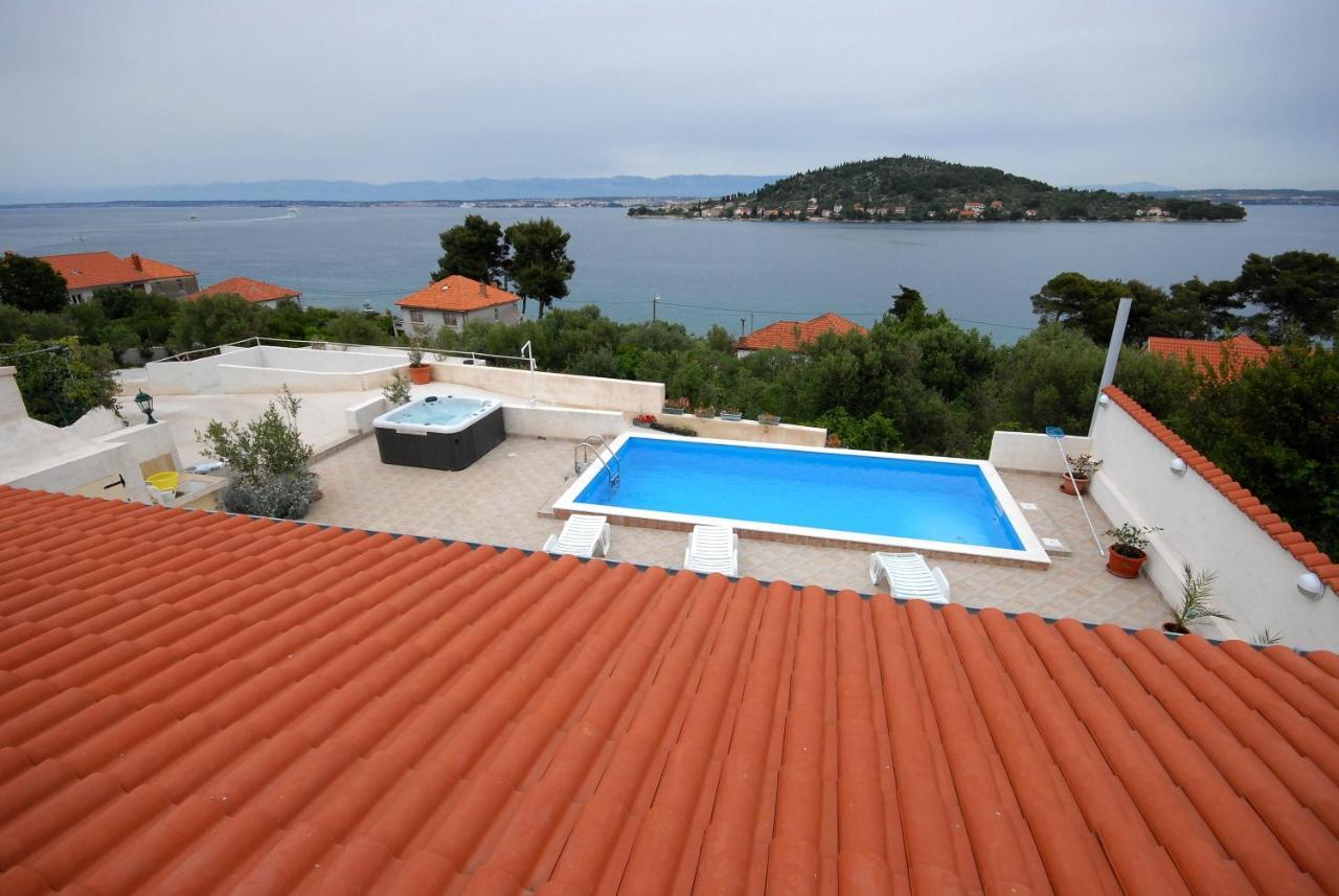 Apartments And Rooms With A Swimming Pool Kali, Ugljan - 14083 Экстерьер фото