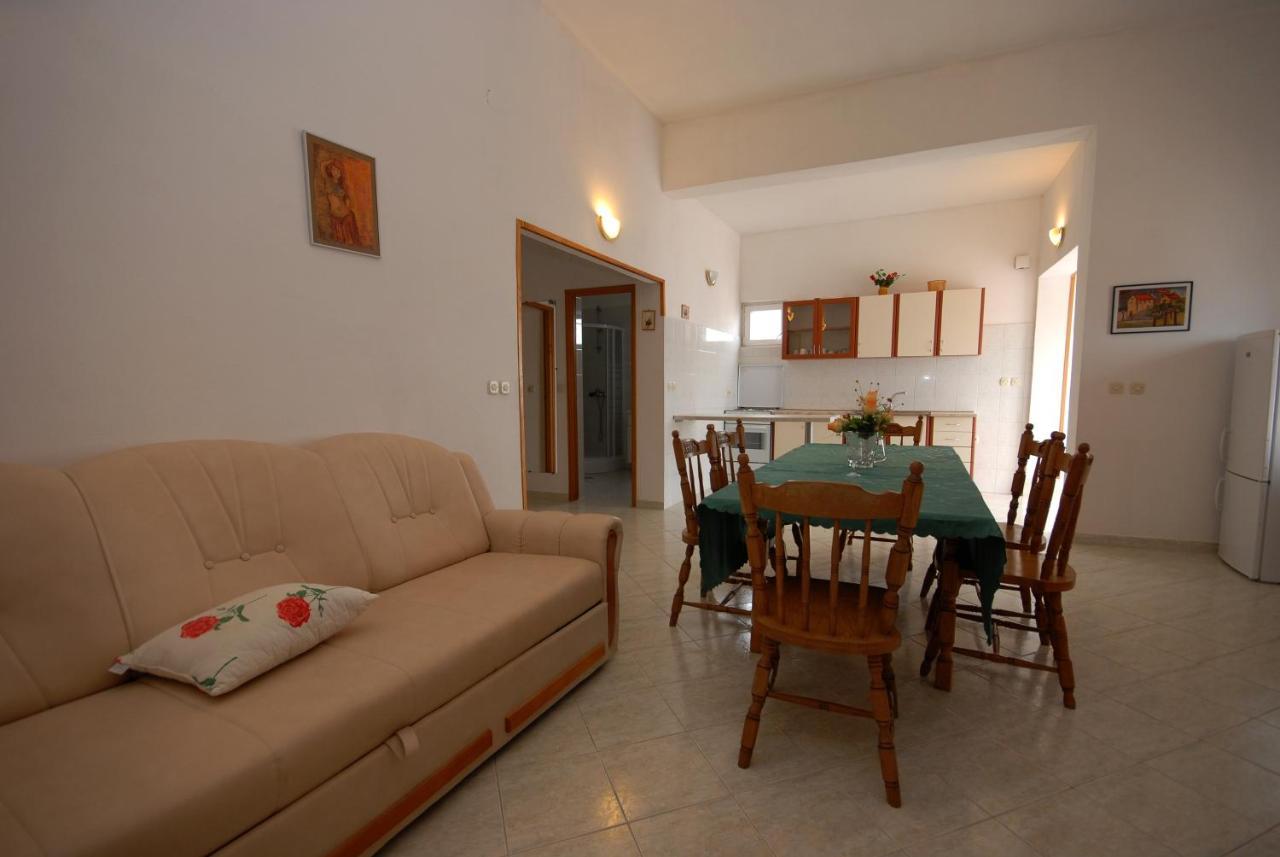 Apartments And Rooms With A Swimming Pool Kali, Ugljan - 14083 Экстерьер фото