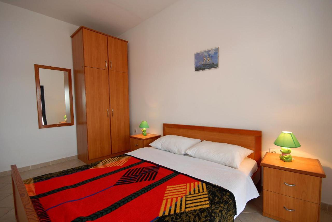 Apartments And Rooms With A Swimming Pool Kali, Ugljan - 14083 Экстерьер фото