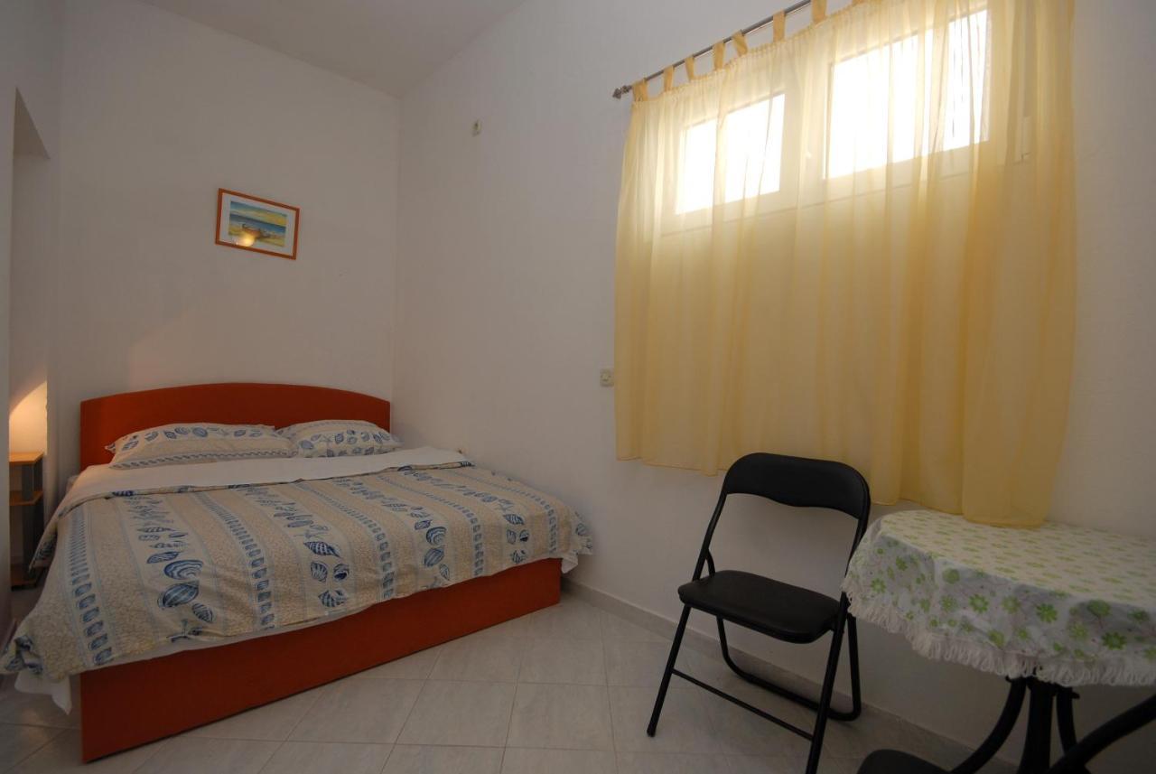 Apartments And Rooms With A Swimming Pool Kali, Ugljan - 14083 Экстерьер фото