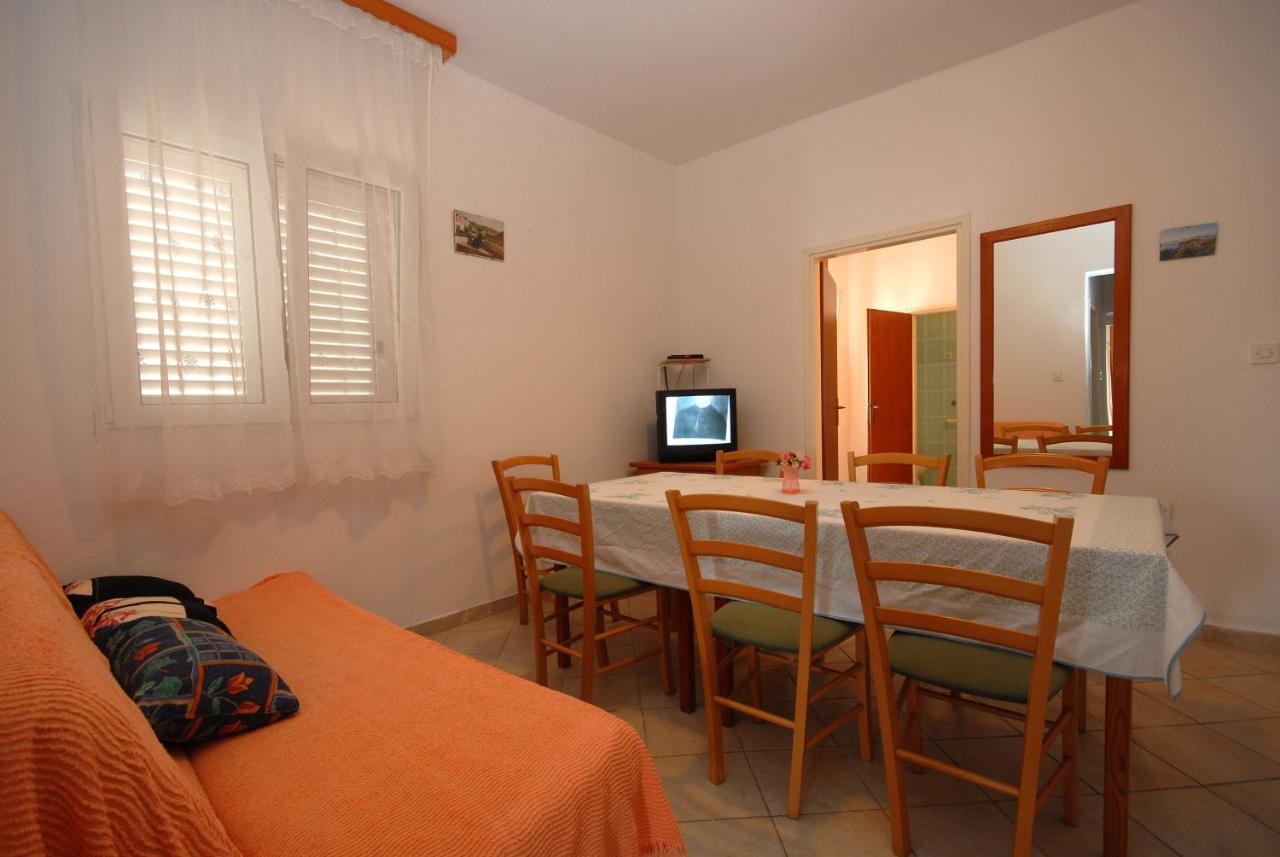 Apartments And Rooms With A Swimming Pool Kali, Ugljan - 14083 Экстерьер фото
