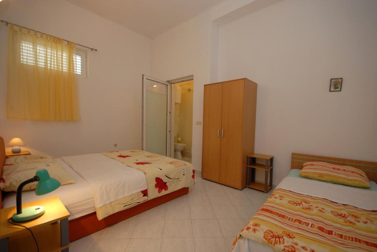 Apartments And Rooms With A Swimming Pool Kali, Ugljan - 14083 Экстерьер фото